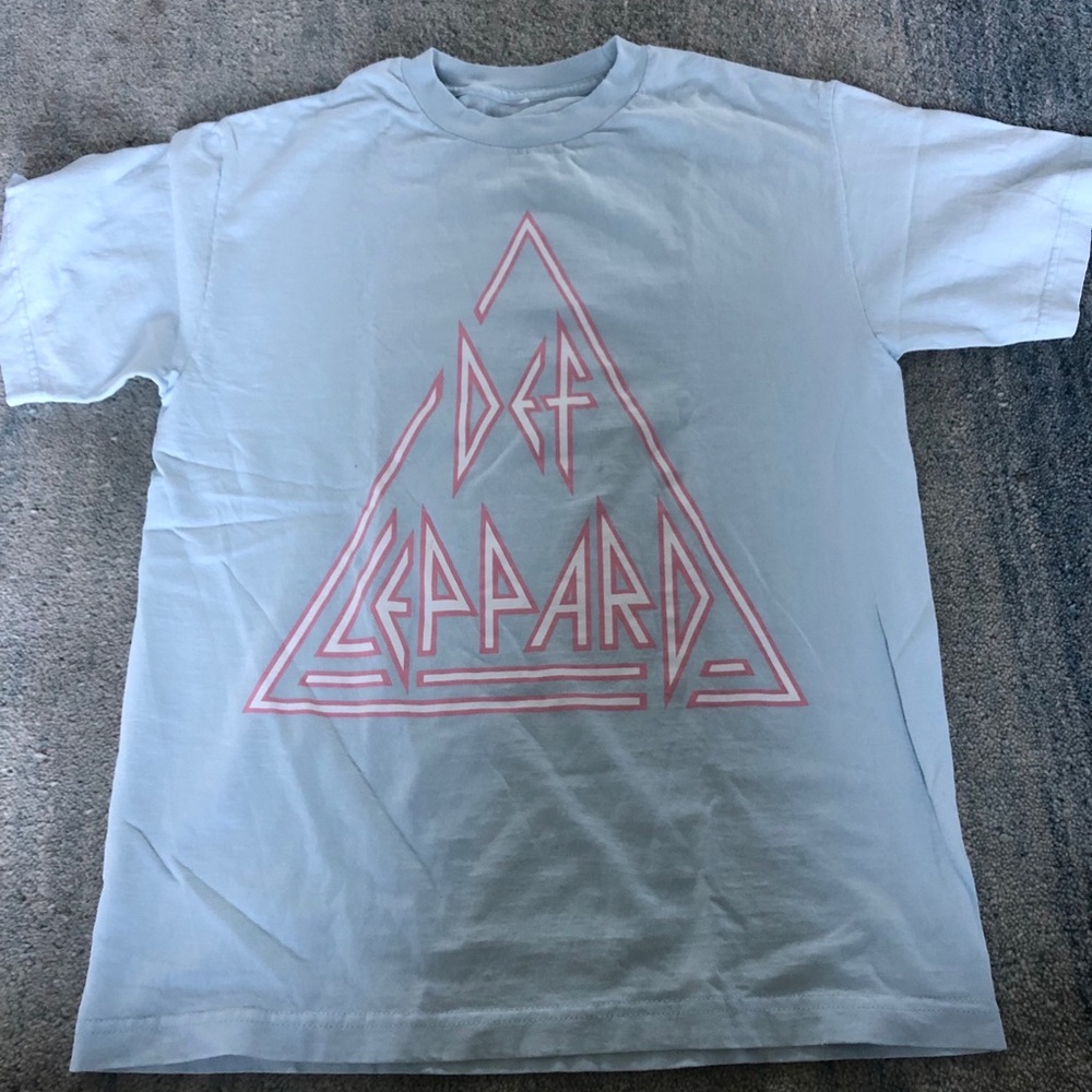 OVERSIZED DEF LEPARD BAND TEE